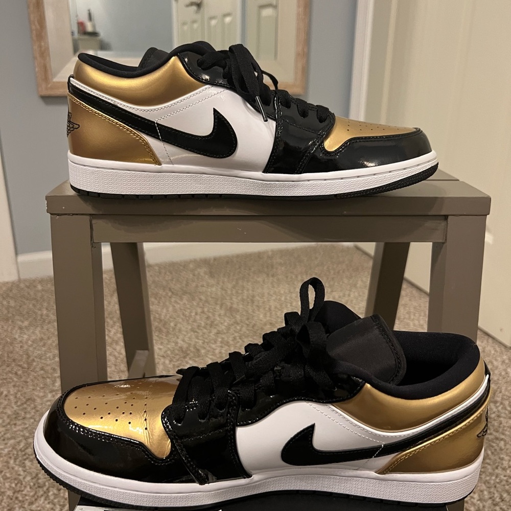 aj1 low gold toe